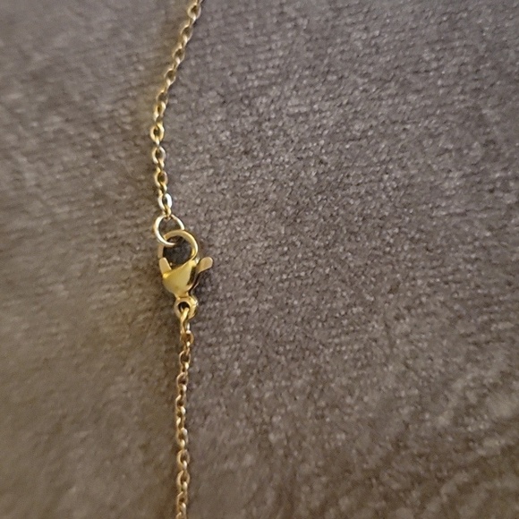 3/$30 Goldtone Circle Pendants Chain Necklace - Picture 5 of 9